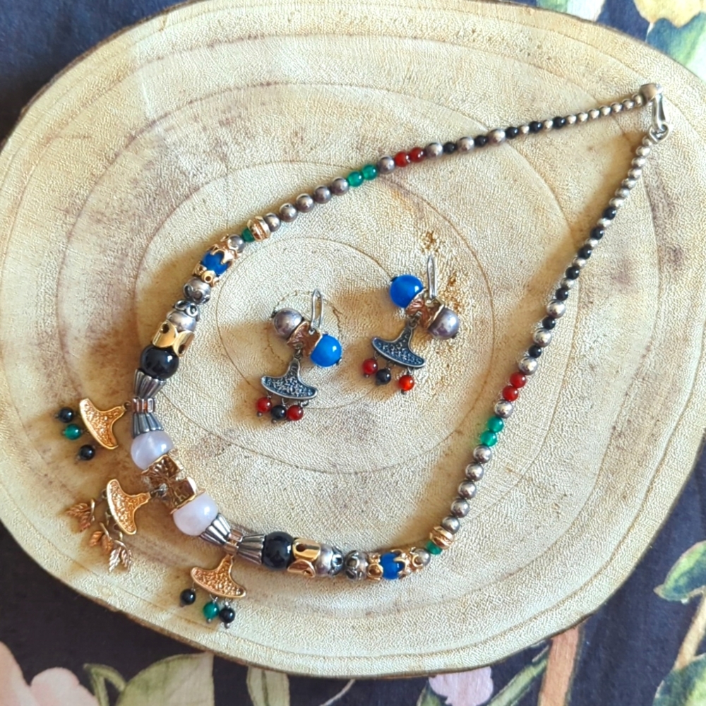 Vintage Necklace and Earrings Set - Picture 2 of 9